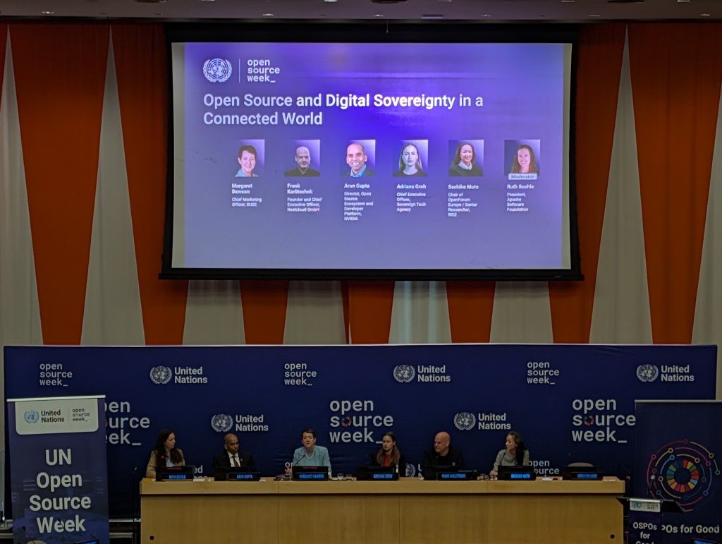 A discussion on Open Source and Digital Sovereignty in a Connected World. Photo by Ian Ward.